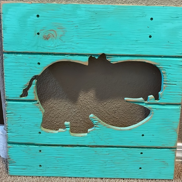 Hippo, giraffe, and monkey shiplap wall signs - Picture 2 of 5
